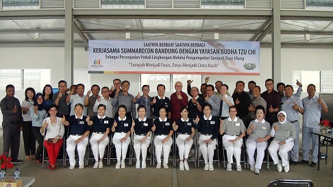 https://images-residence.summarecon.com/images/gallery/article/6999/Daur ulang sampah tzu chi sbd 5.jpg